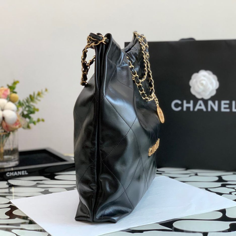 CHANEL 22 SMALL HANDBAG