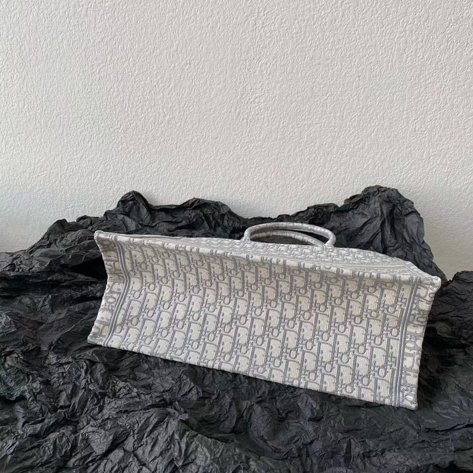 DIOR LARGE BOOK TOTE