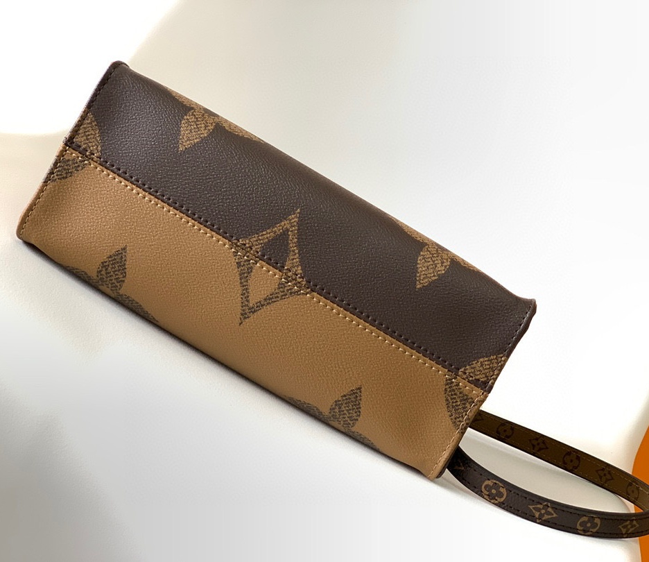 Louis Vuitton ONTHEGO PM