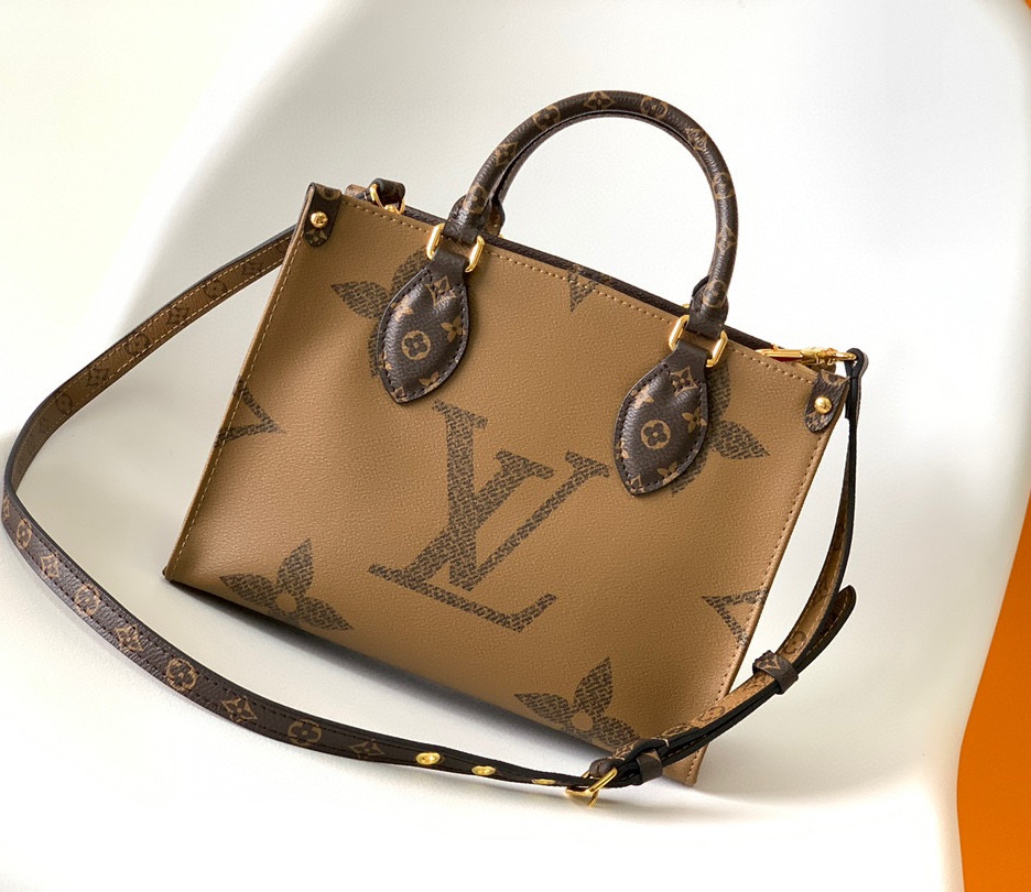 Louis Vuitton ONTHEGO PM