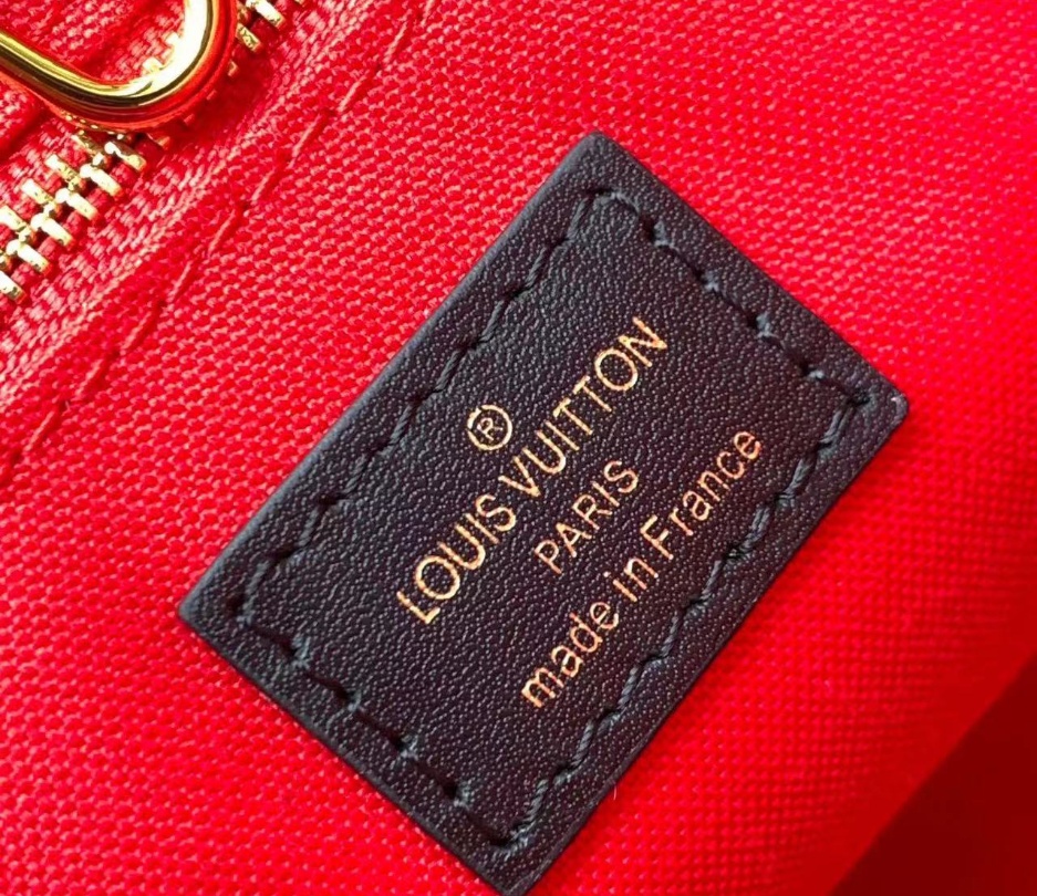 Louis Vuitton ONTHEGO PM