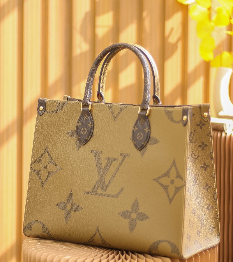 Louis Vuitton ONTHEGO MM