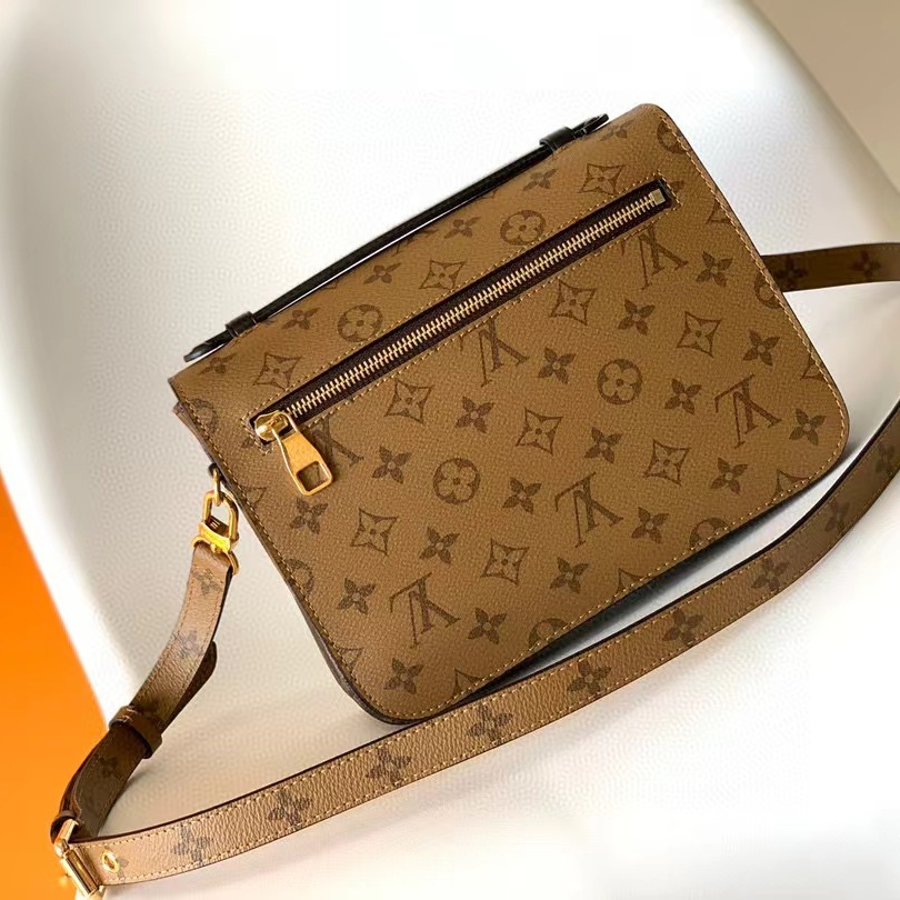 Louis Vuitton POCHETTE METIS