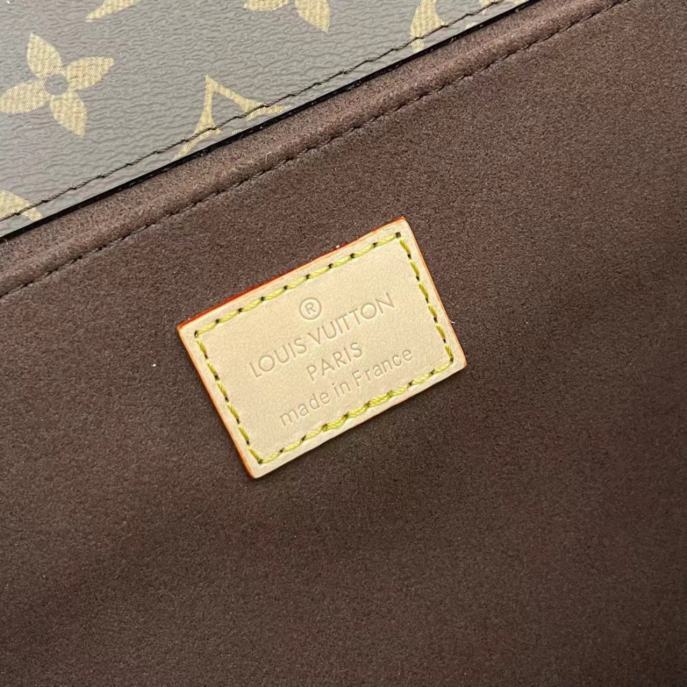 Louis Vuitton POCHETTE METIS