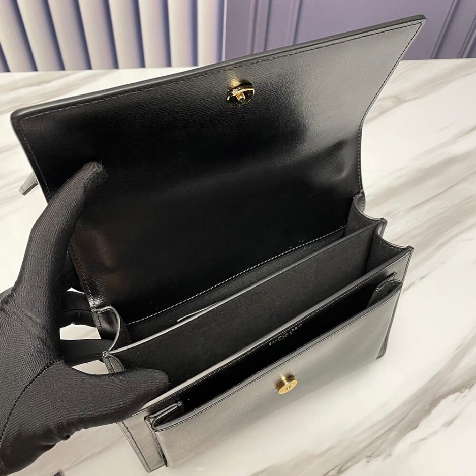 YSL SUNSET MEDIUM CHAIN BAG IN SMOOTH LEATHER